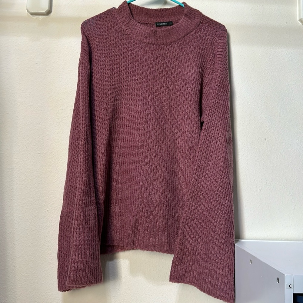 Mauve Rut and Circle Sweater, Size Large, trumpet flared sleeves.